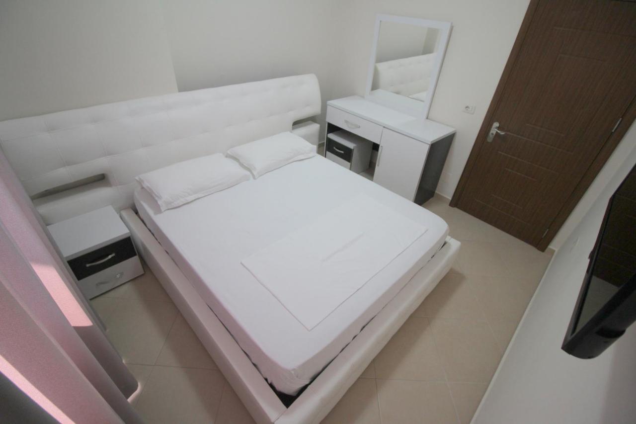 Klajdi Apartaments Sarandë Exterior foto