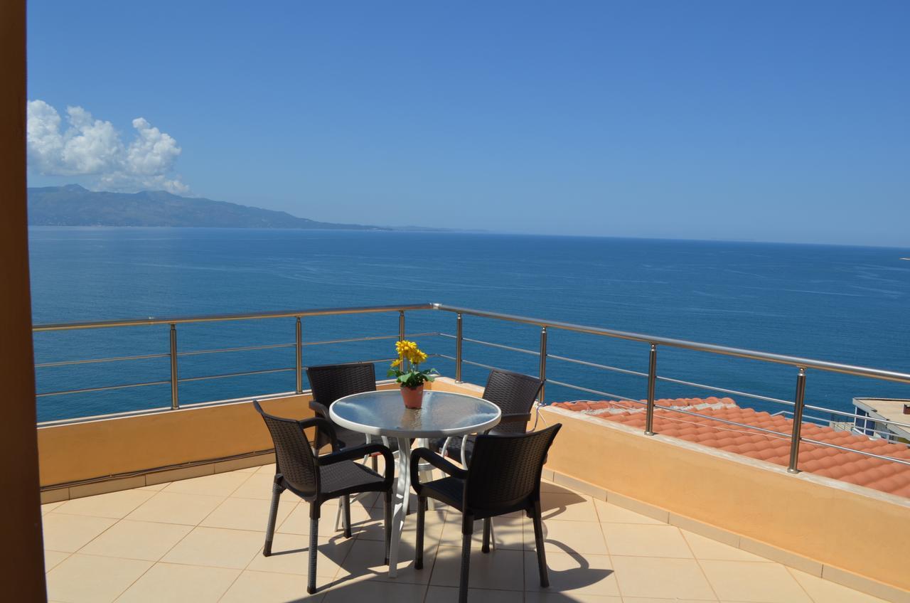 Klajdi Apartaments Sarandë Exterior foto